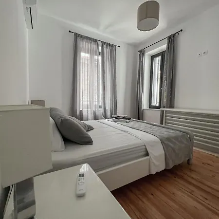 Katie's Lemon Tree House * Volos