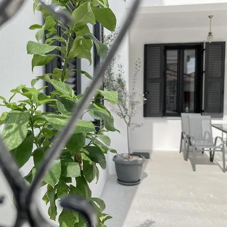 Katie's Lemon Tree House * Volos