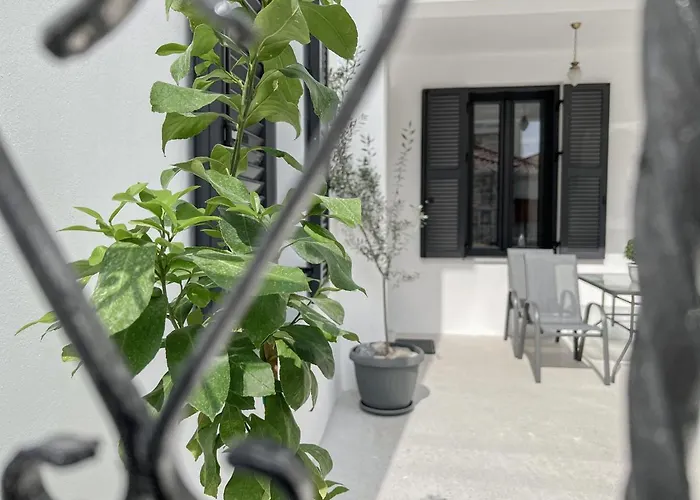 Katie's Lemon Tree House * Volos