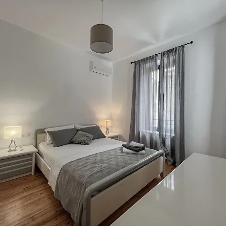 Katie's Lemon Tree House *