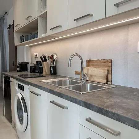 Katie's Lemon Tree House Vilă